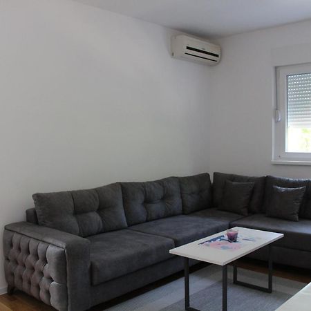Vip Apartment Visoko Eksteriør bilde