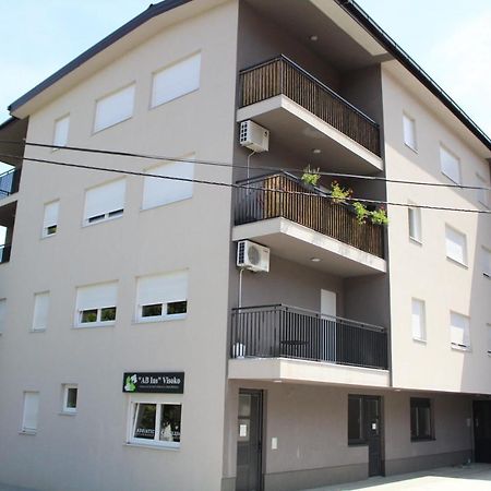 Vip Apartment Visoko Eksteriør bilde