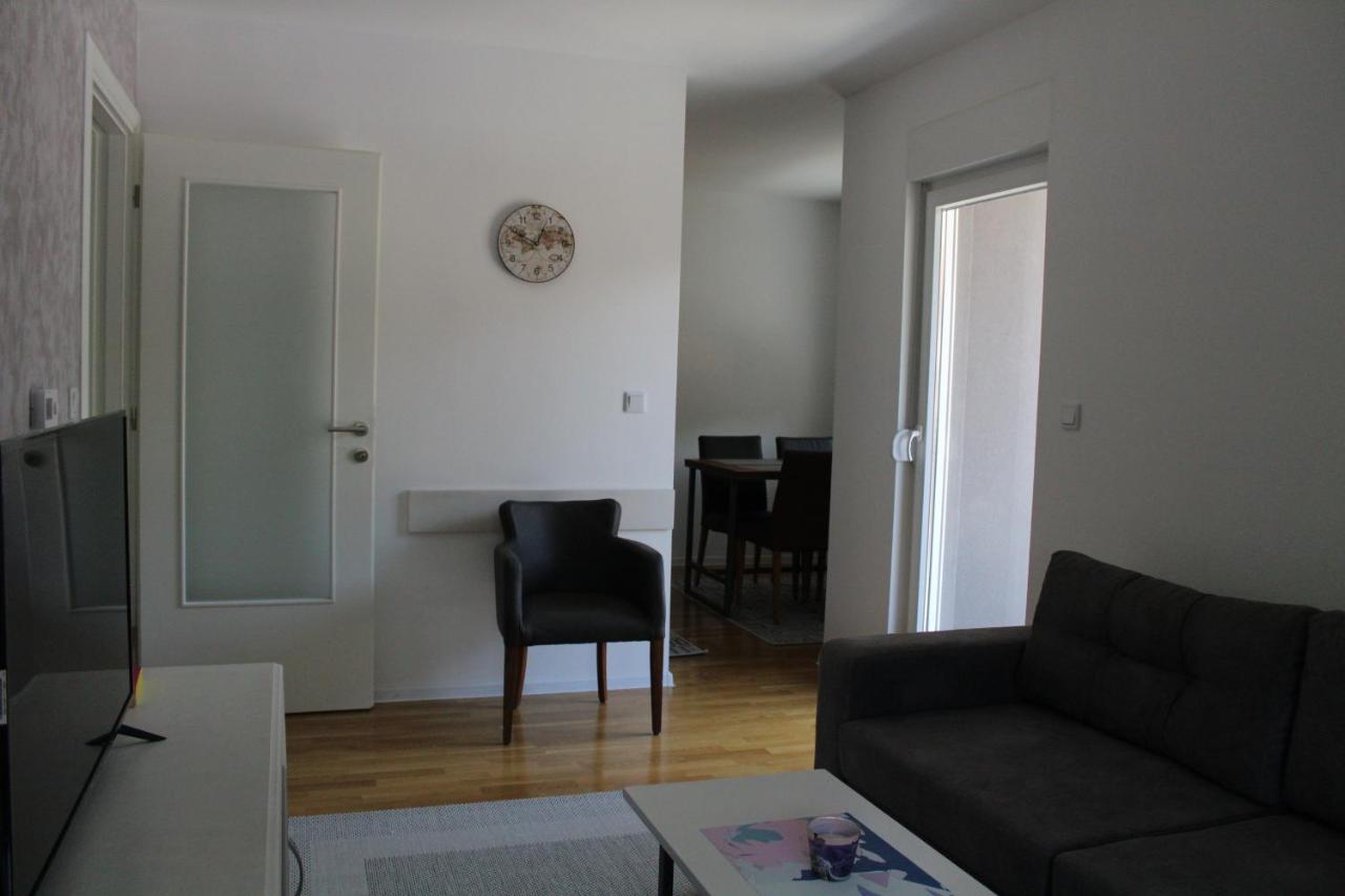 Vip Apartment Visoko Eksteriør bilde
